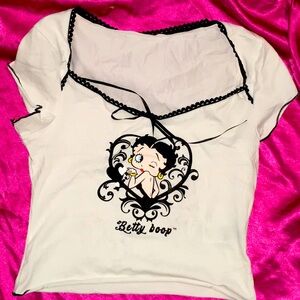 Betty Boop White Fitted Crop Top ❤️